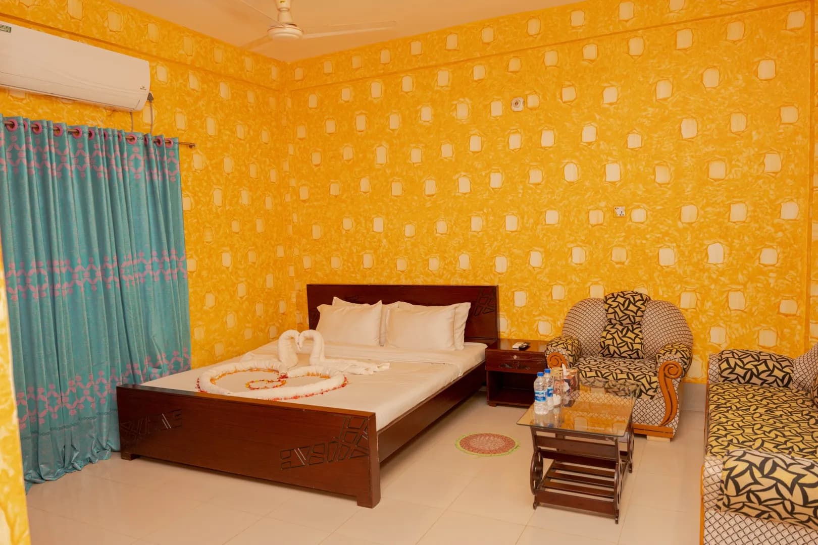 Deluxe Twin Room — detail 1