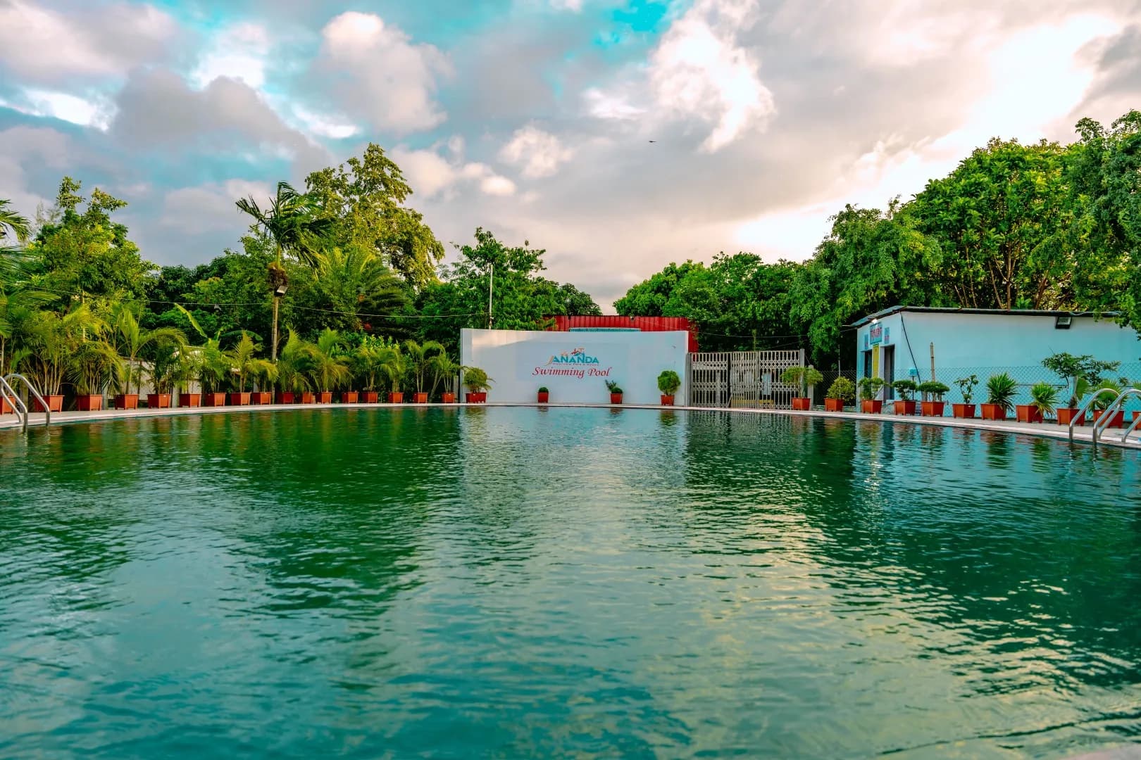 The pool towards evening